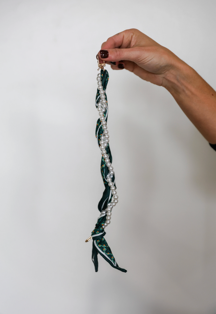 Woven Pearl Phone Strap in Green/Gold