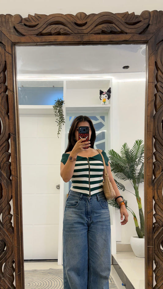 128 cute top 28-32 bust