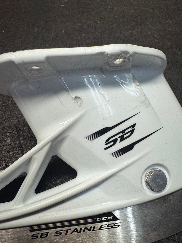 Lightly Used CCM SB +4.0 Holder /w Steel