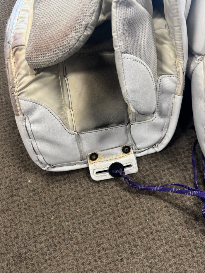 Used Vaughn Velocity V7 Washington Huskies 35 + 1.5" Goalie Leg Pads