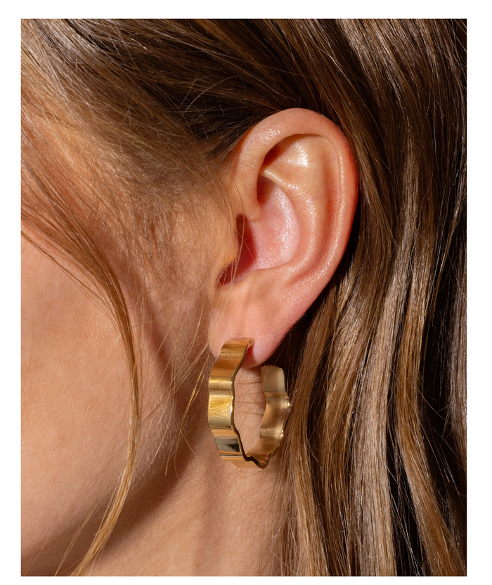 Cassie Wavy Small Hoops