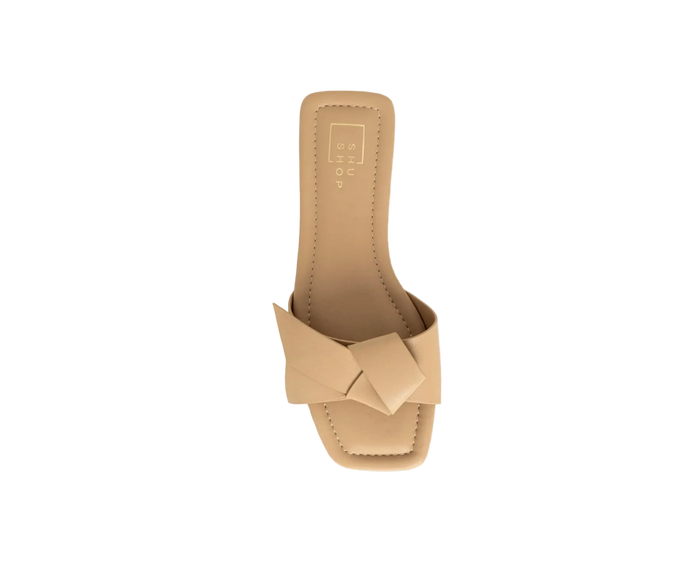 Diana Flat Sandal in Taupe