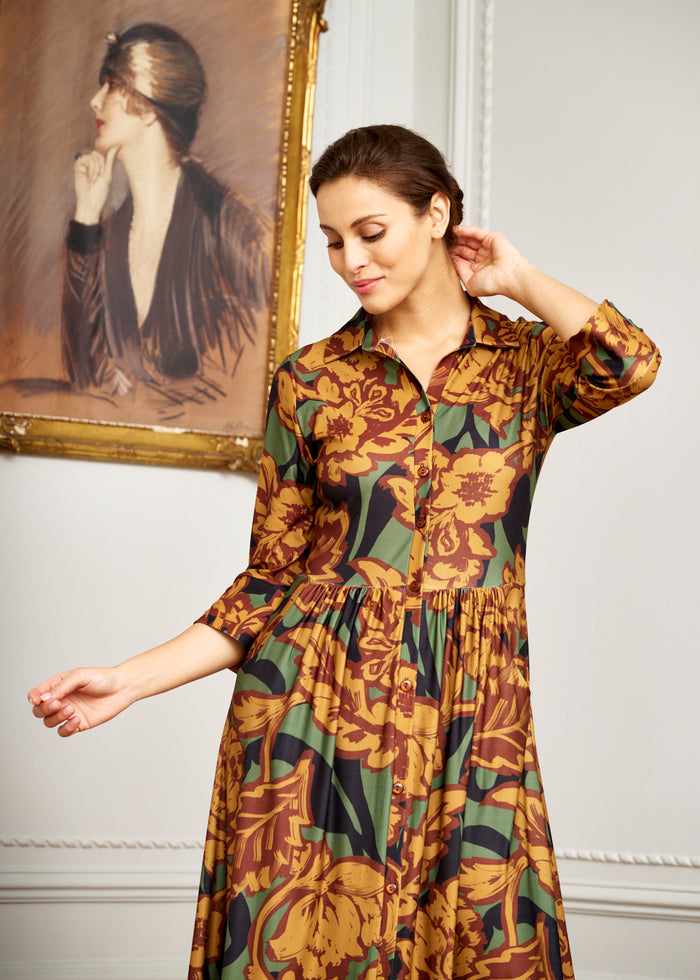 woman models Elegance Miss V-neck wrap dress