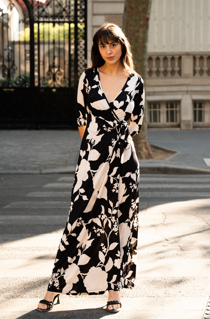 Dress Loulou: Chic Three-Quarter Sleeve Maxi Dress