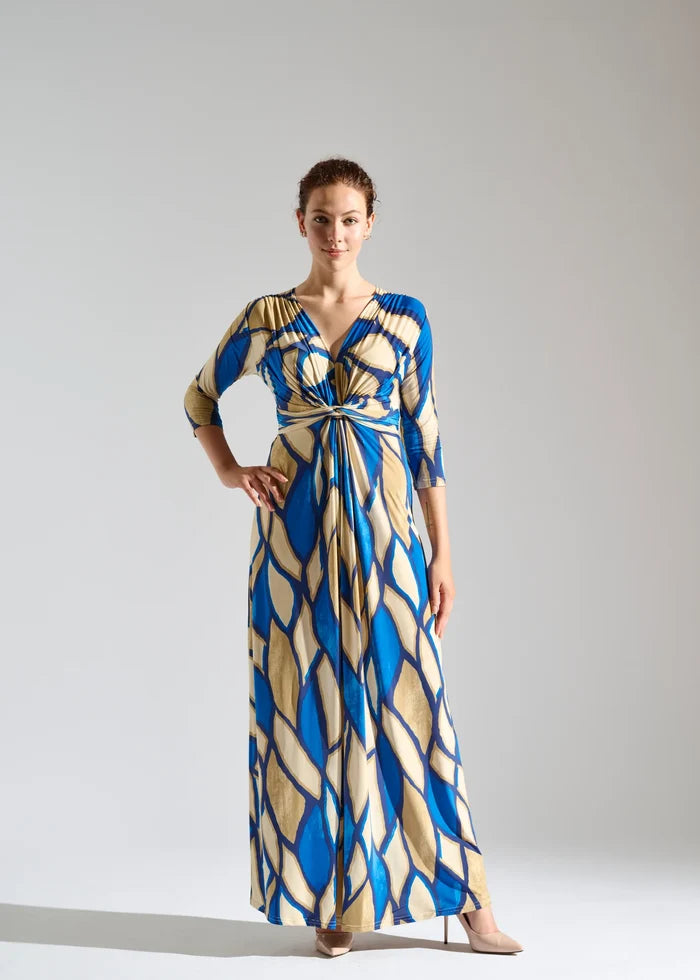 Woman models Elegance Miss leaf print dress