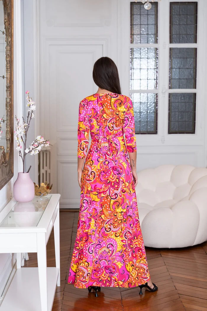 Woman wearing Elegance Miss long paisley dress