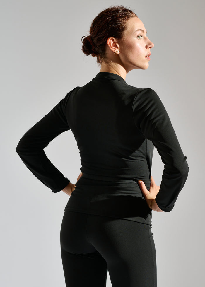 Woman models Elegance Miss ensemble