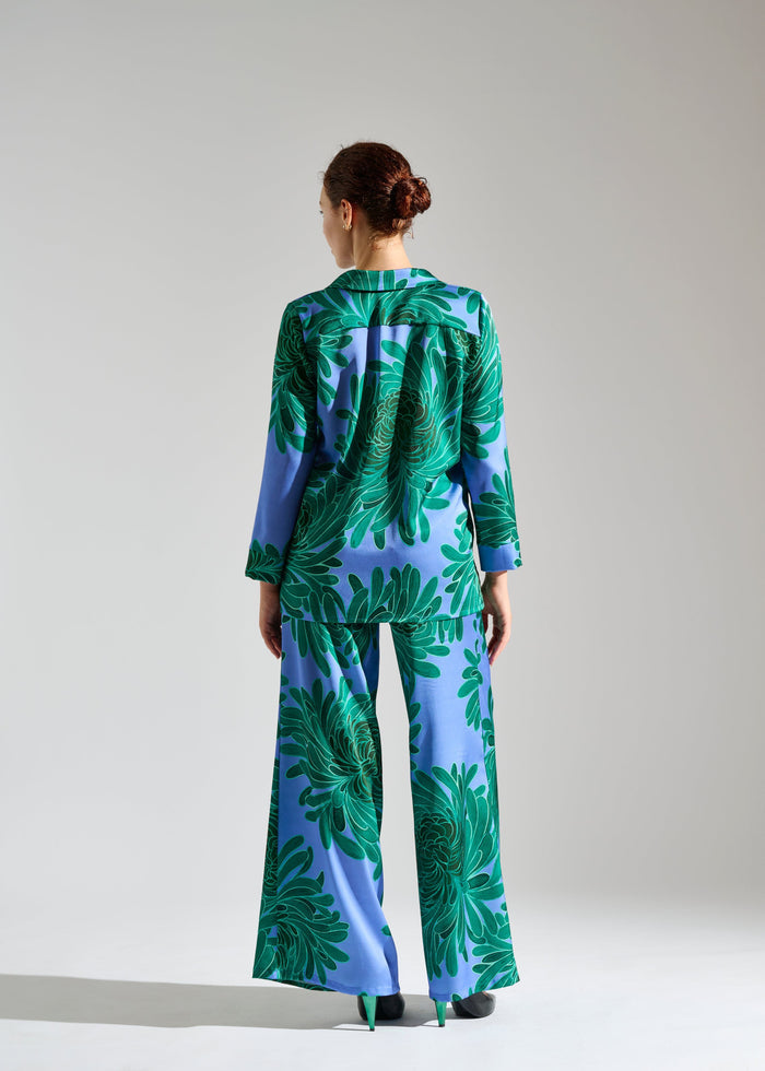 Woman models floral pants set