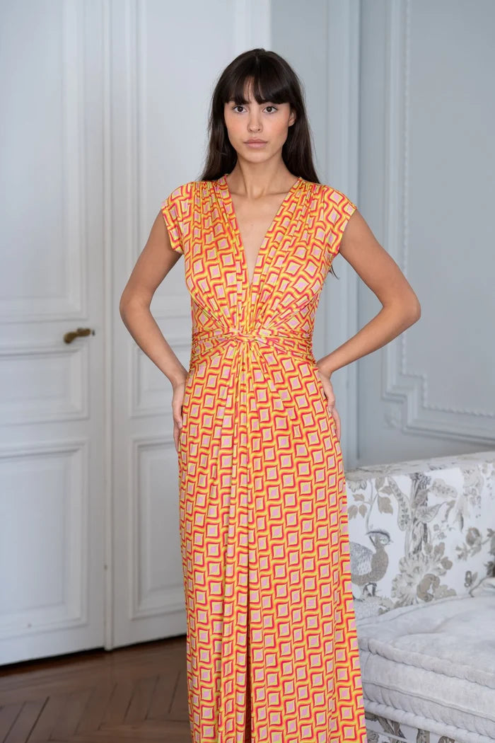Model dons Elegance Miss elegant jumpsuit