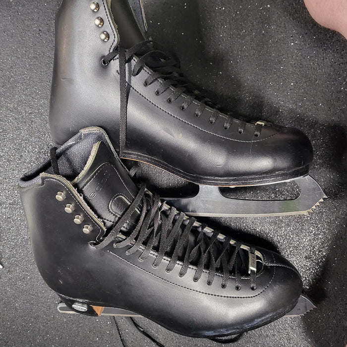 *Lightly Used* Riedell 229 Edge Figure Skates