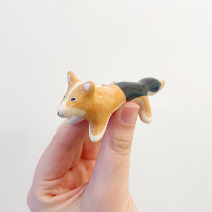 MM Ceramic Dog - Tan/White w. Black Back