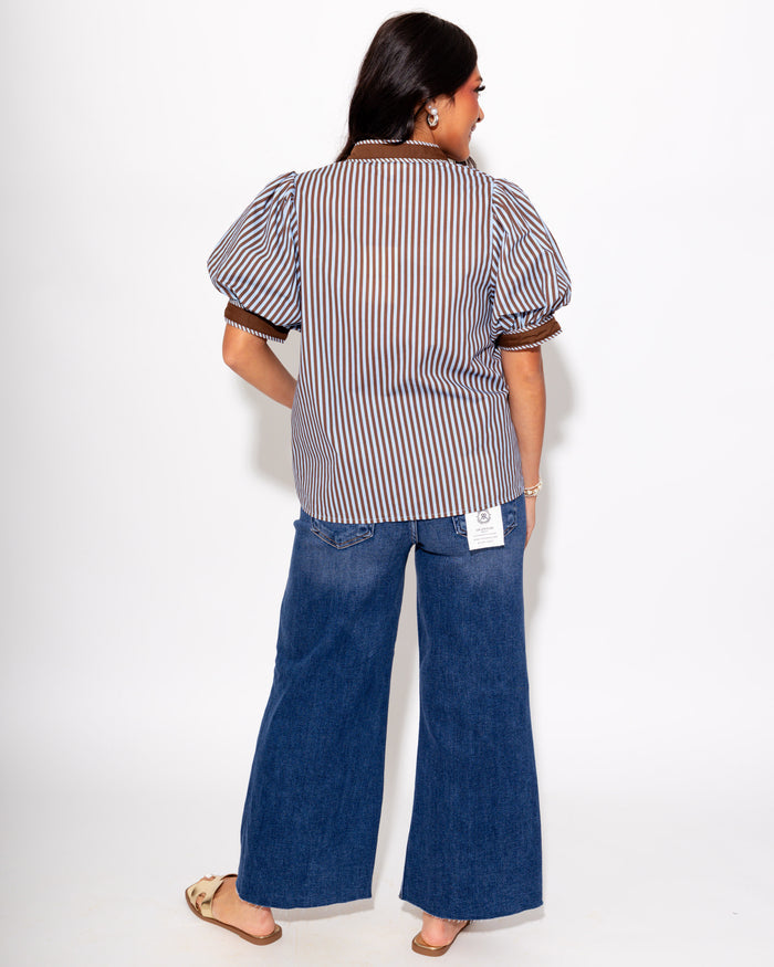 Mid-Rise Crop Wide Front Slit Jean in Dark