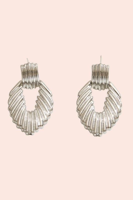 The Detail Drop Earrings