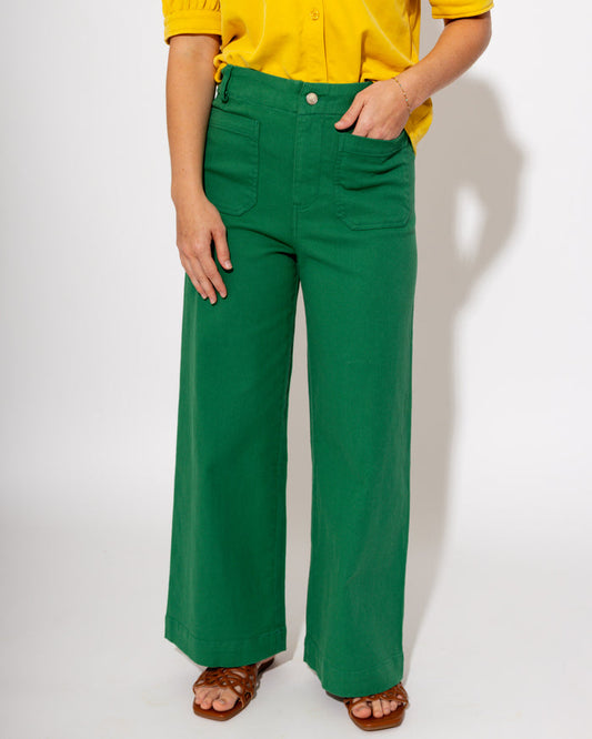 The Go-To Pant in Kelly Green