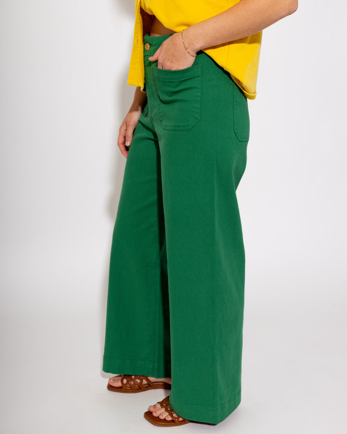 The Go-To Pant in Kelly Green