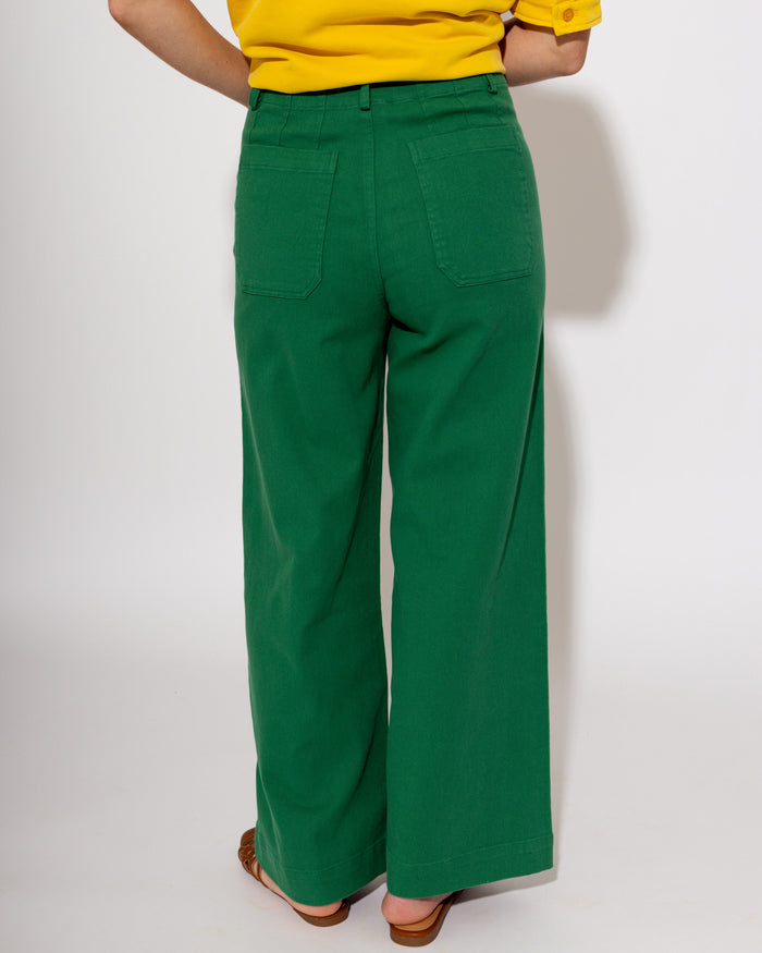 The Go-To Pant in Kelly Green