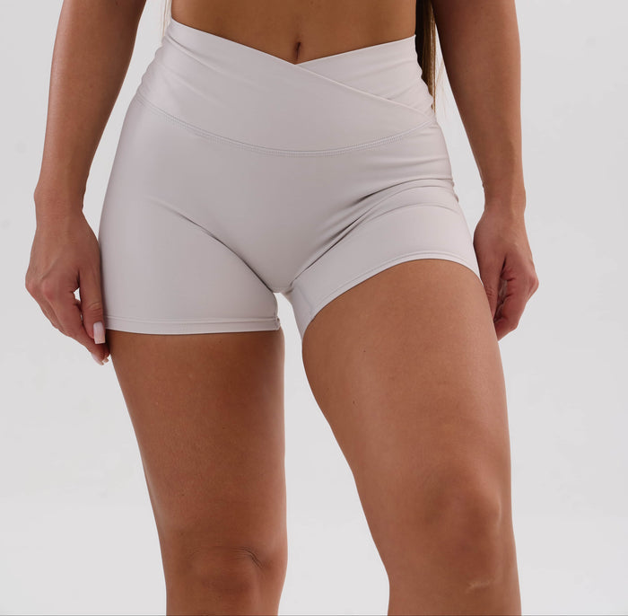 UMI Seamless Shorts – White