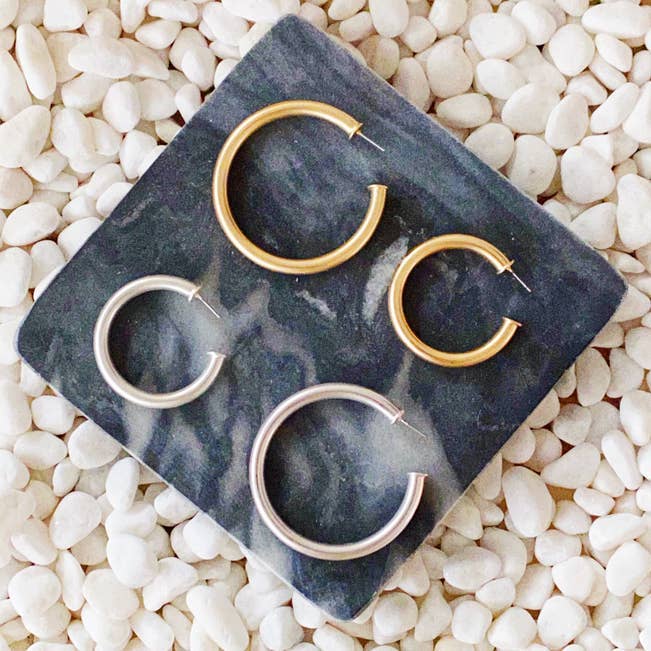 Upper Class Taste Hoop Earrings: Gold / Small