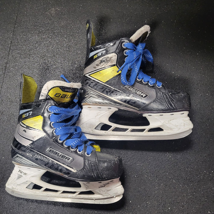 Used Bauer Supreme S37 Size 5 Ice Skates