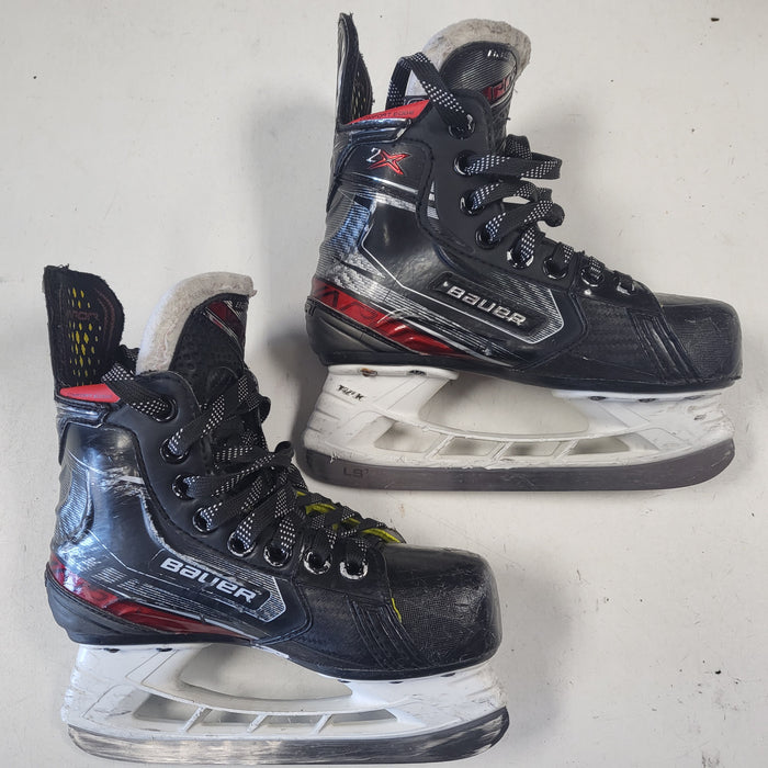 Used Bauer Vapor 2X Hockey Skates - Size: Youth 12.5