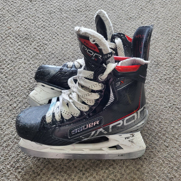 Used Bauer Vapor 3X Hockey Skates Size 5.5 Fit 2