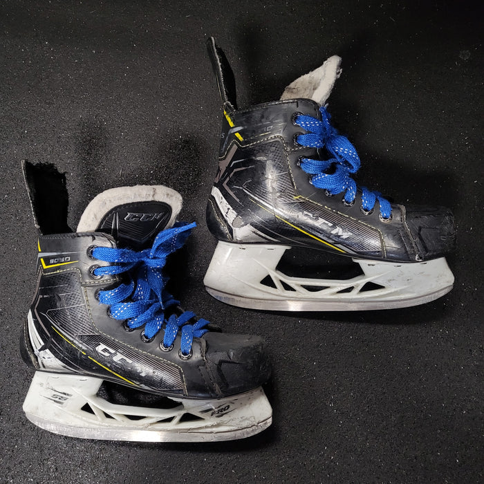 Used CCM Tacks 9050 Hockey Skates Size 2.5