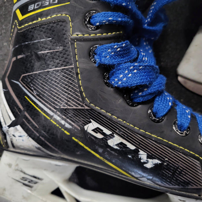 Used CCM Tacks 9050 Hockey Skates Size 2.5