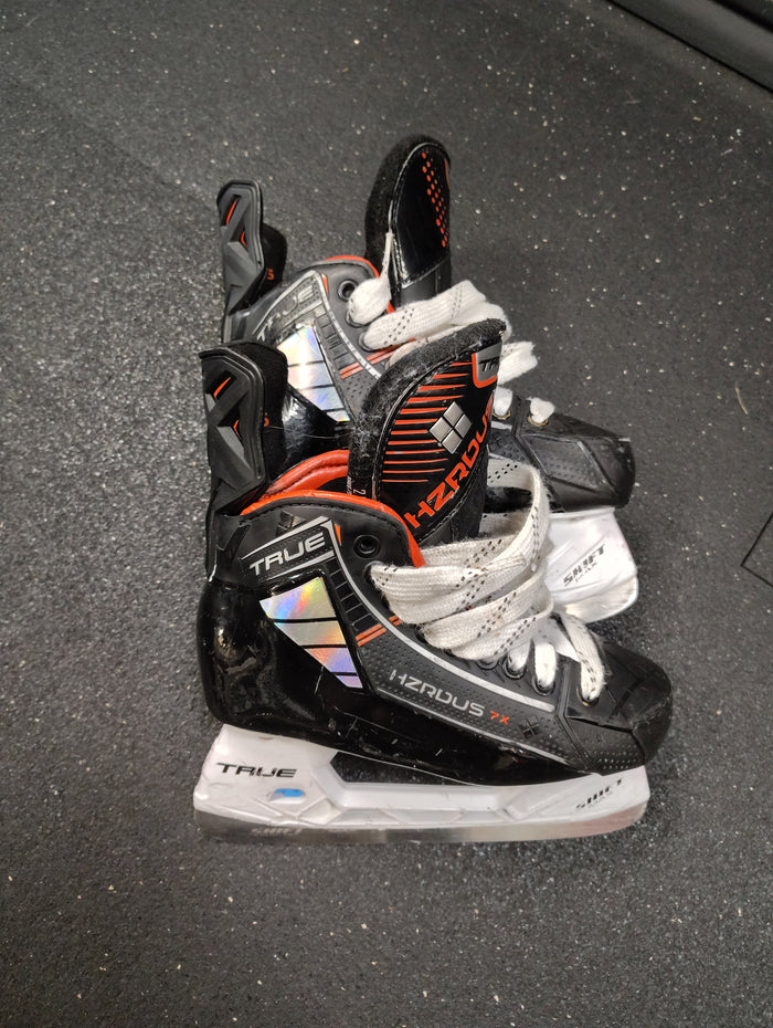 Used True Hzrdus 7X Hockey Skates Size 2