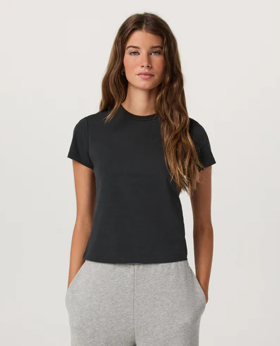 Vuori Feather Classic Tee
