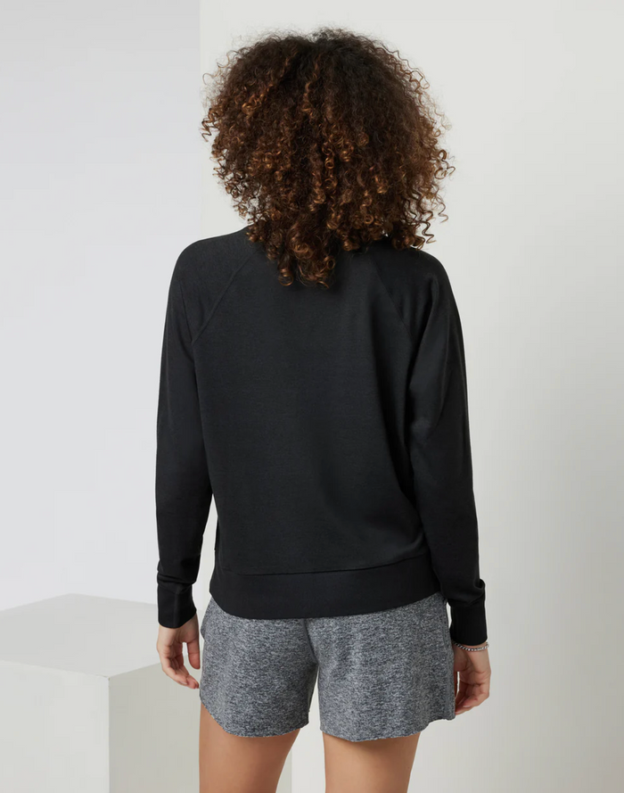 Vuori Long Sleeve Halo Crew