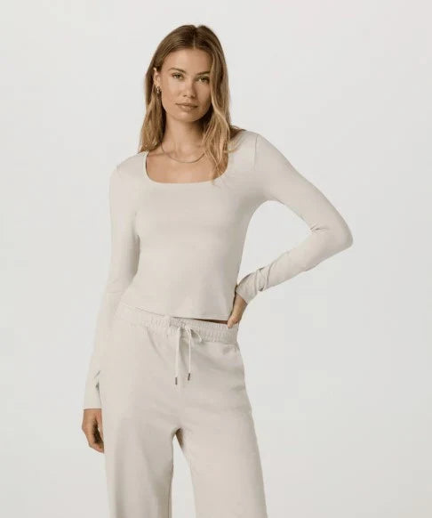 Vuori Long Sleeve Halo Essential Scoop