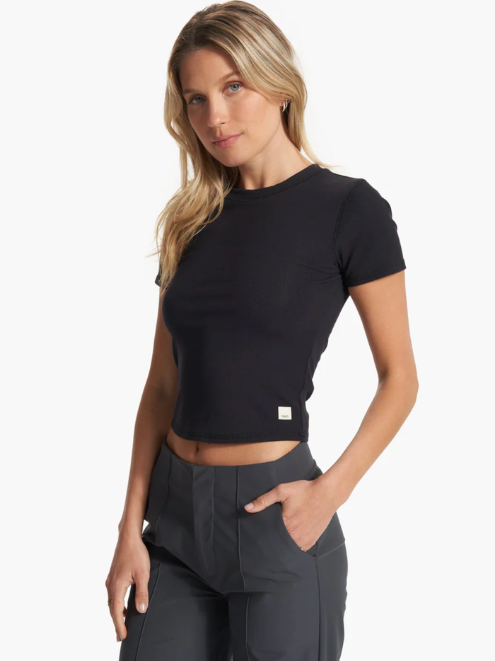 Vuori Pose Fitted Tee
